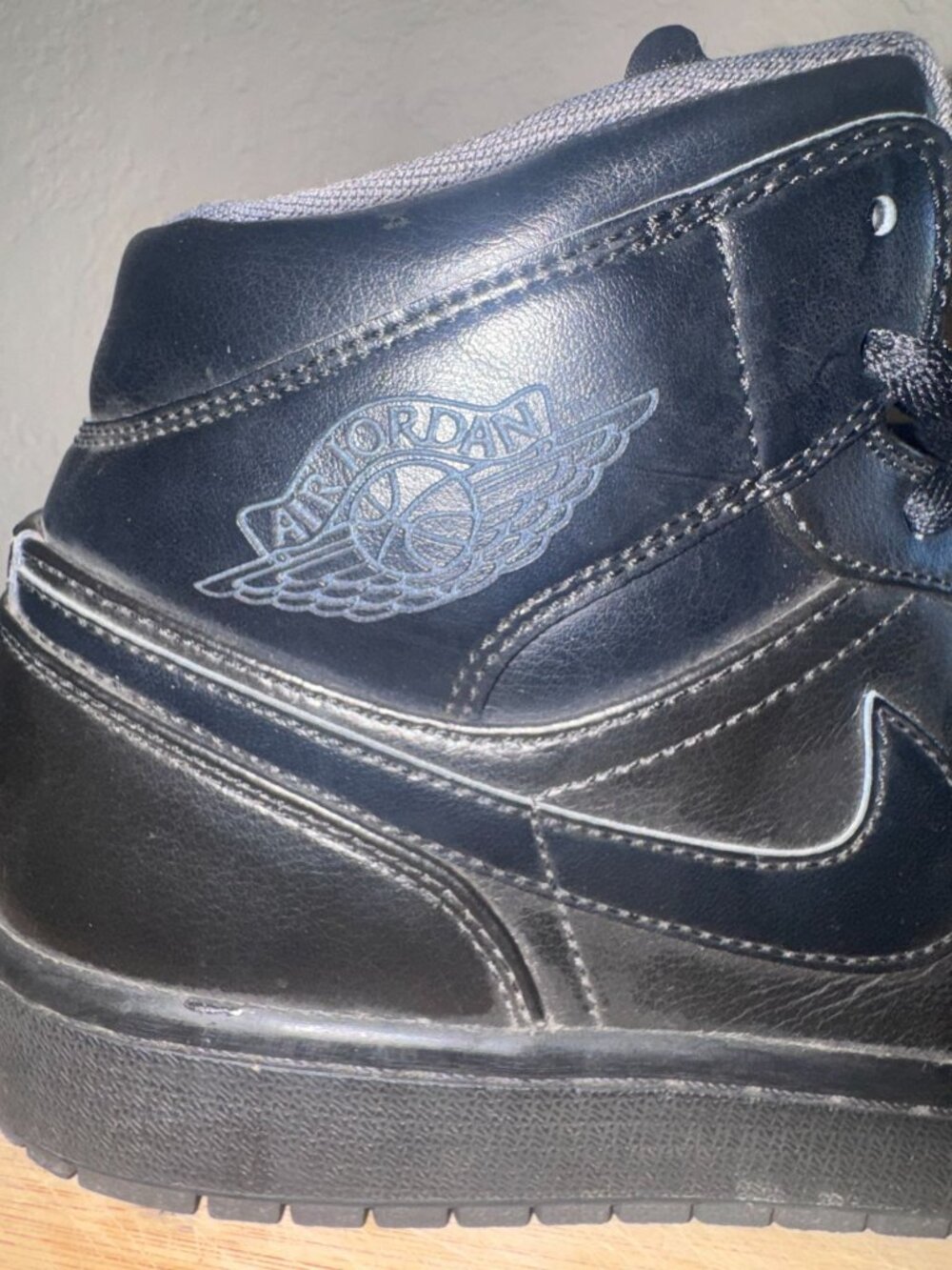 Air Jordan 1 Mid Black Leather Mens Shoes US 10 - Picture 6 of 9